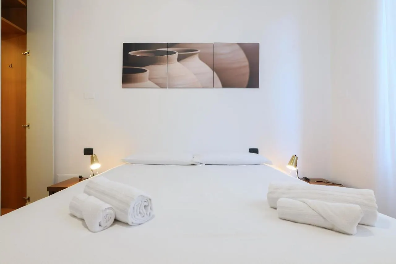 Primopiano - Pellegrino Rossi B Apartman Milánó
