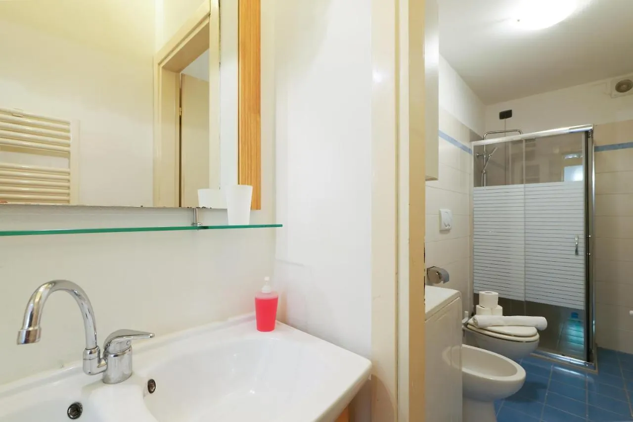 Primopiano - Pellegrino Rossi B Apartman Milánó