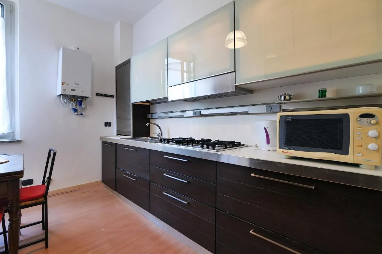 Primopiano - Pellegrino Rossi B Apartman Milánó