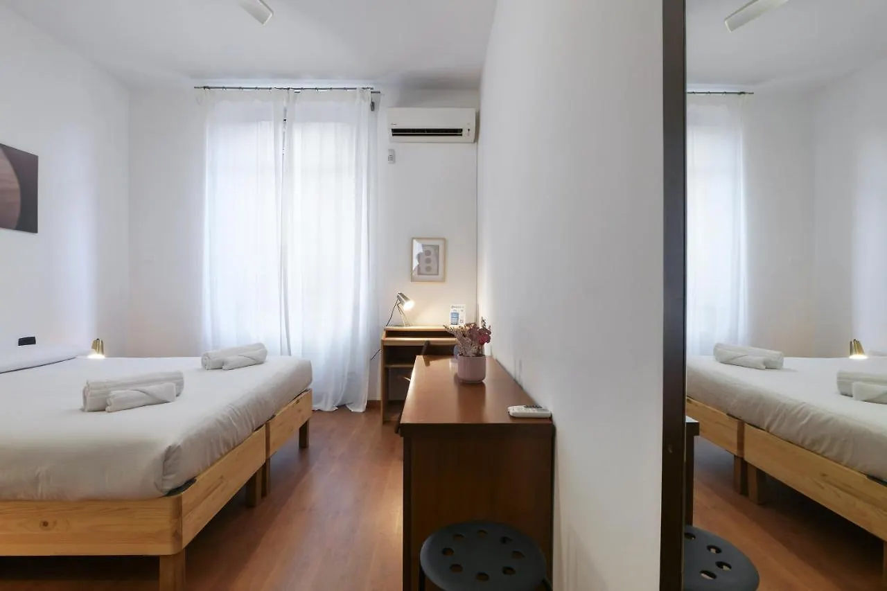 Primopiano - Pellegrino Rossi B Apartman Milánó