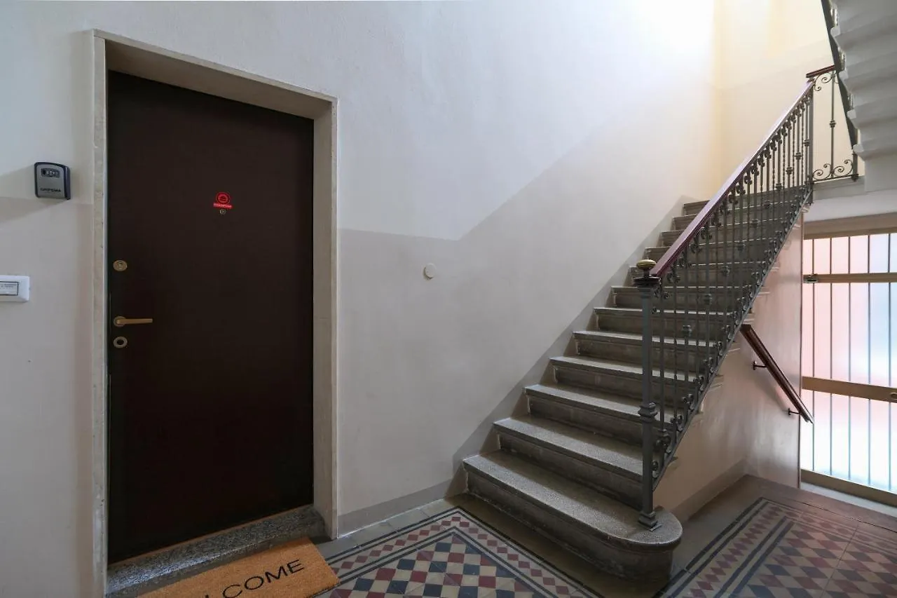 Primopiano - Pellegrino Rossi B Apartman Milánó